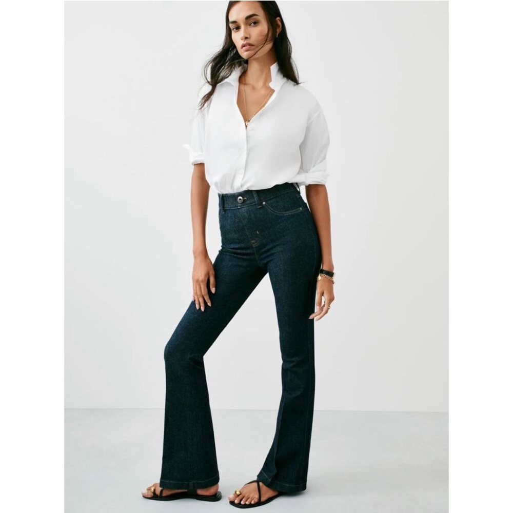 SPANX EveryWear Flare Jeans Medium Raw
Indigo Pull On Elastic